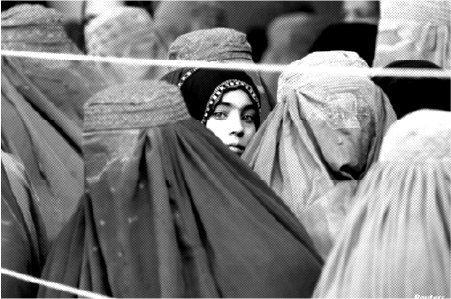 نگاهی به زندگی پنهان زنان افغانستان از دریچه‌ی کتاب‌ها